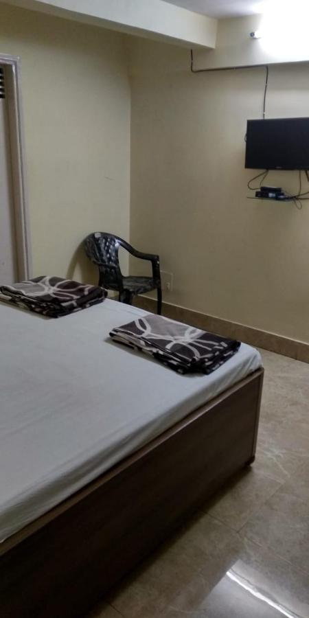 Adarsh Lodge Jamshedpur Buitenkant foto